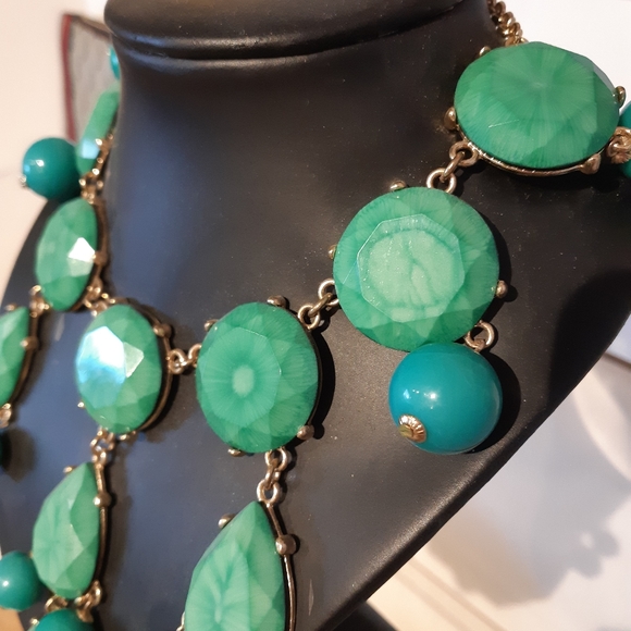 Green Necklace - Picture 3 of 3